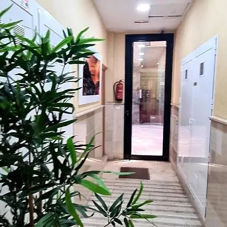 La Puerta Del Mar - *